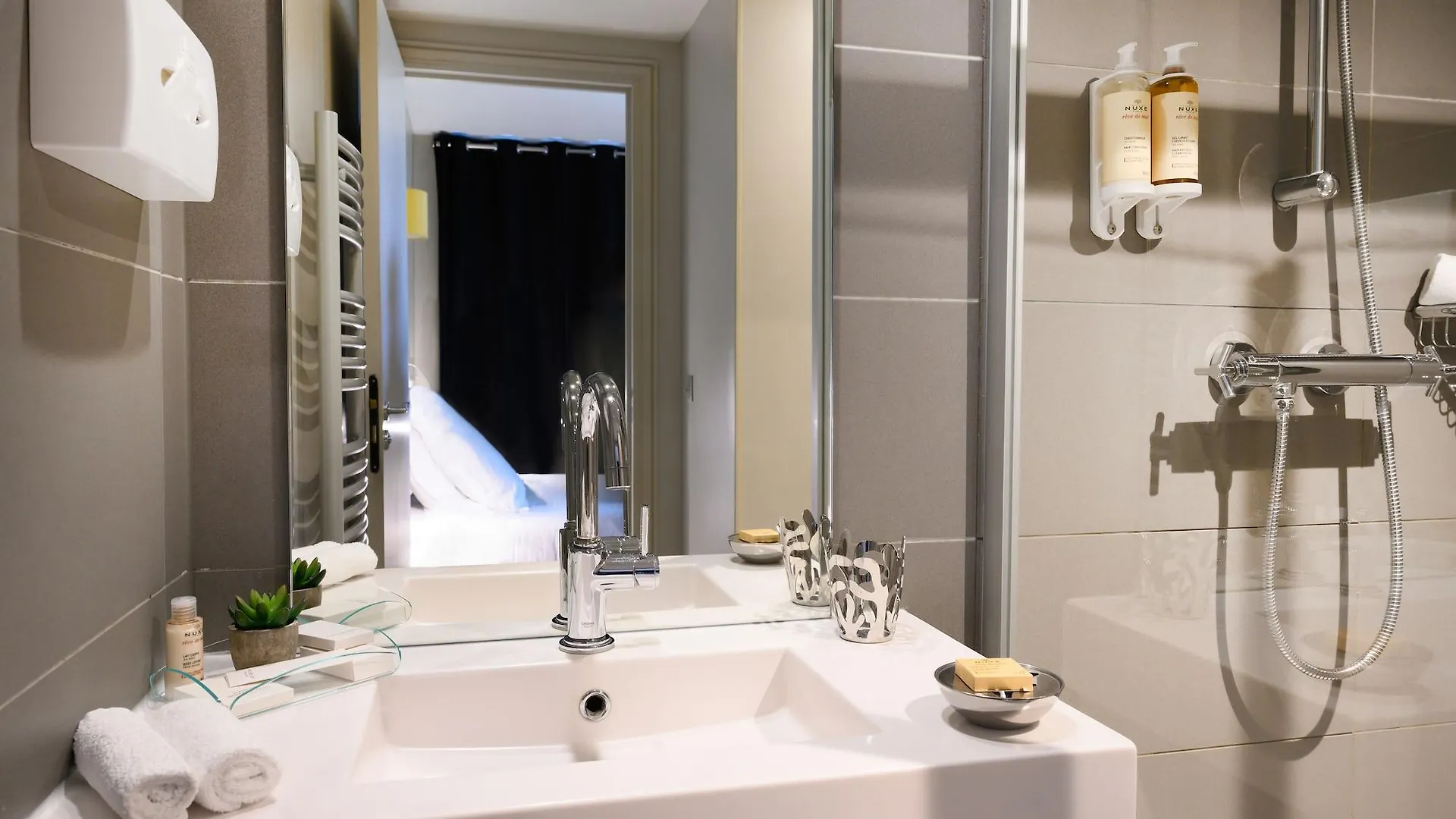 פריז Hotel Helzear Champs-Elysees