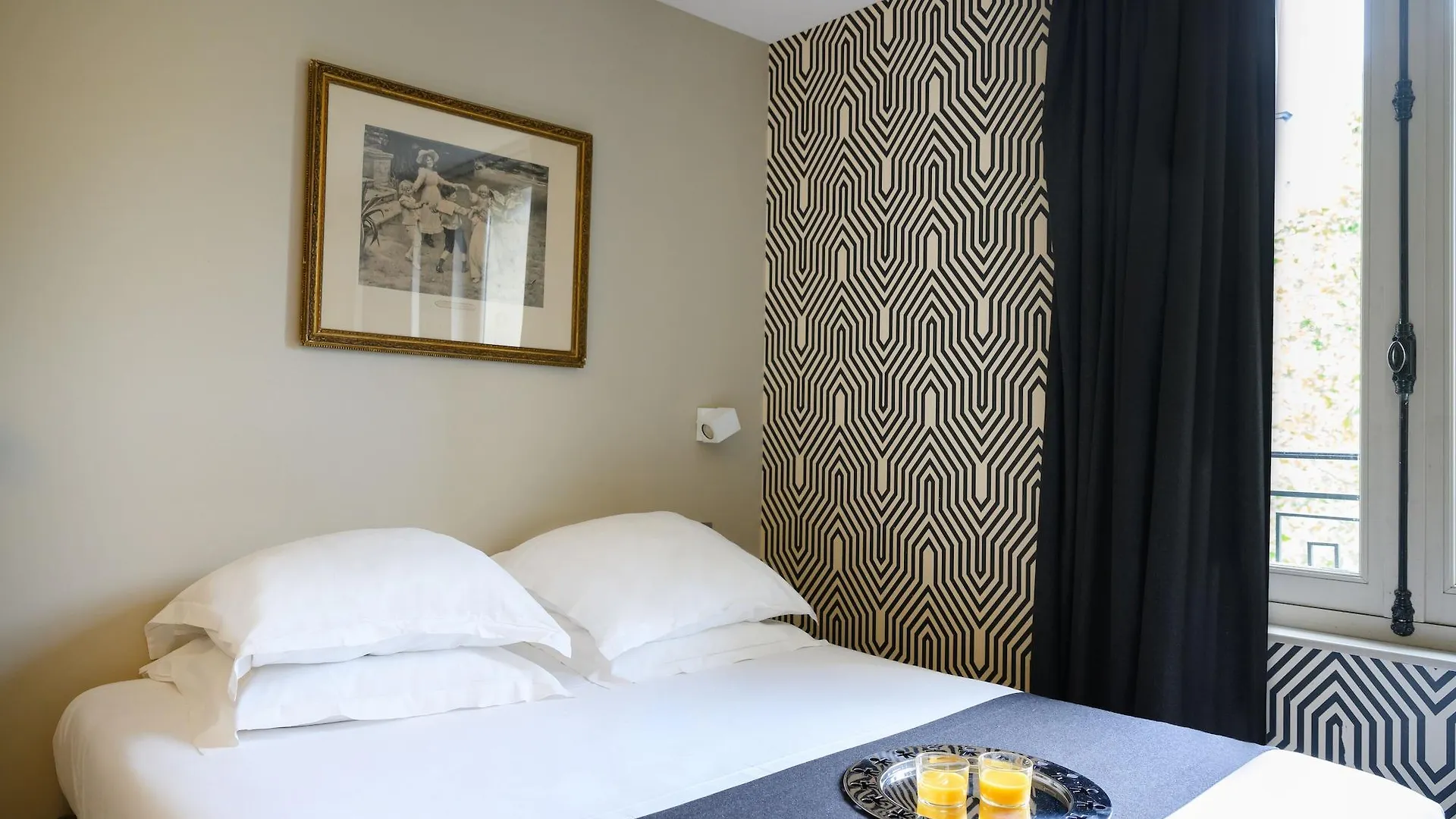 פריז Hotel Helzear Champs-Elysees