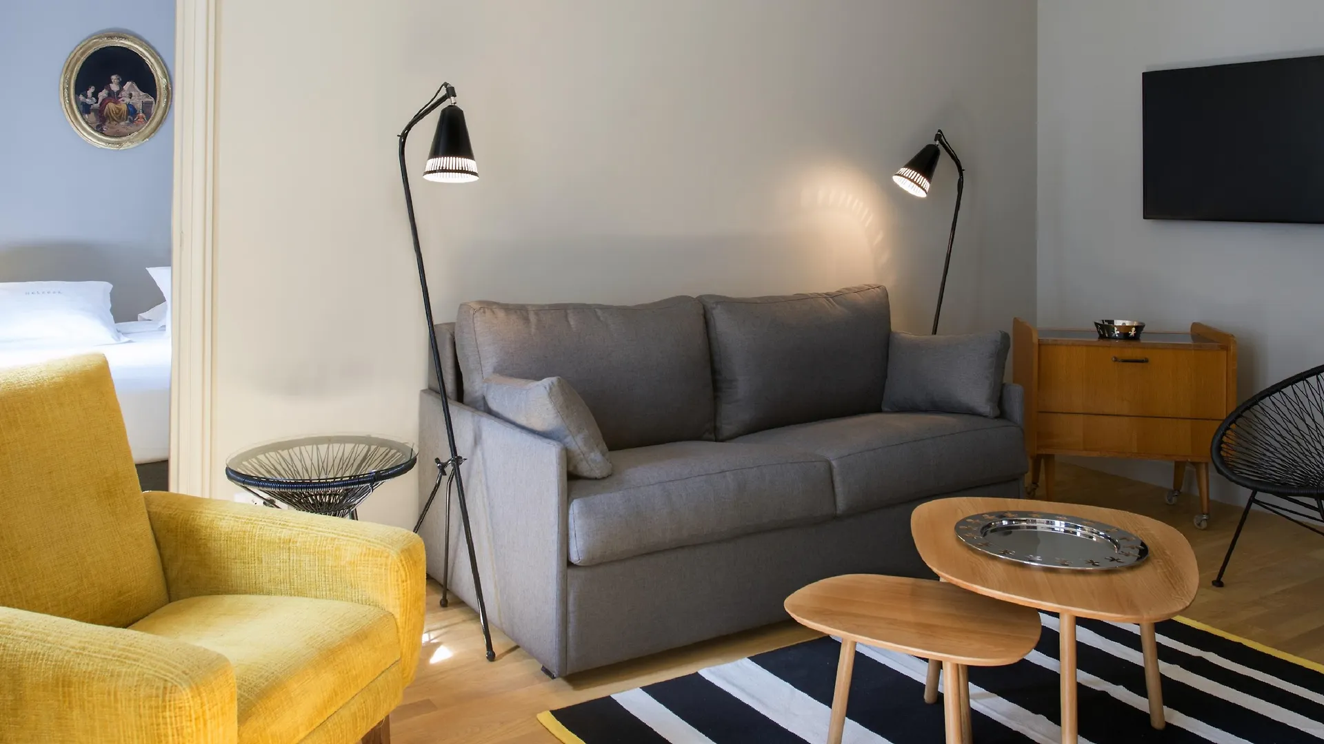 ****  פריז Hotel Helzear Champs-Elysees צרפת