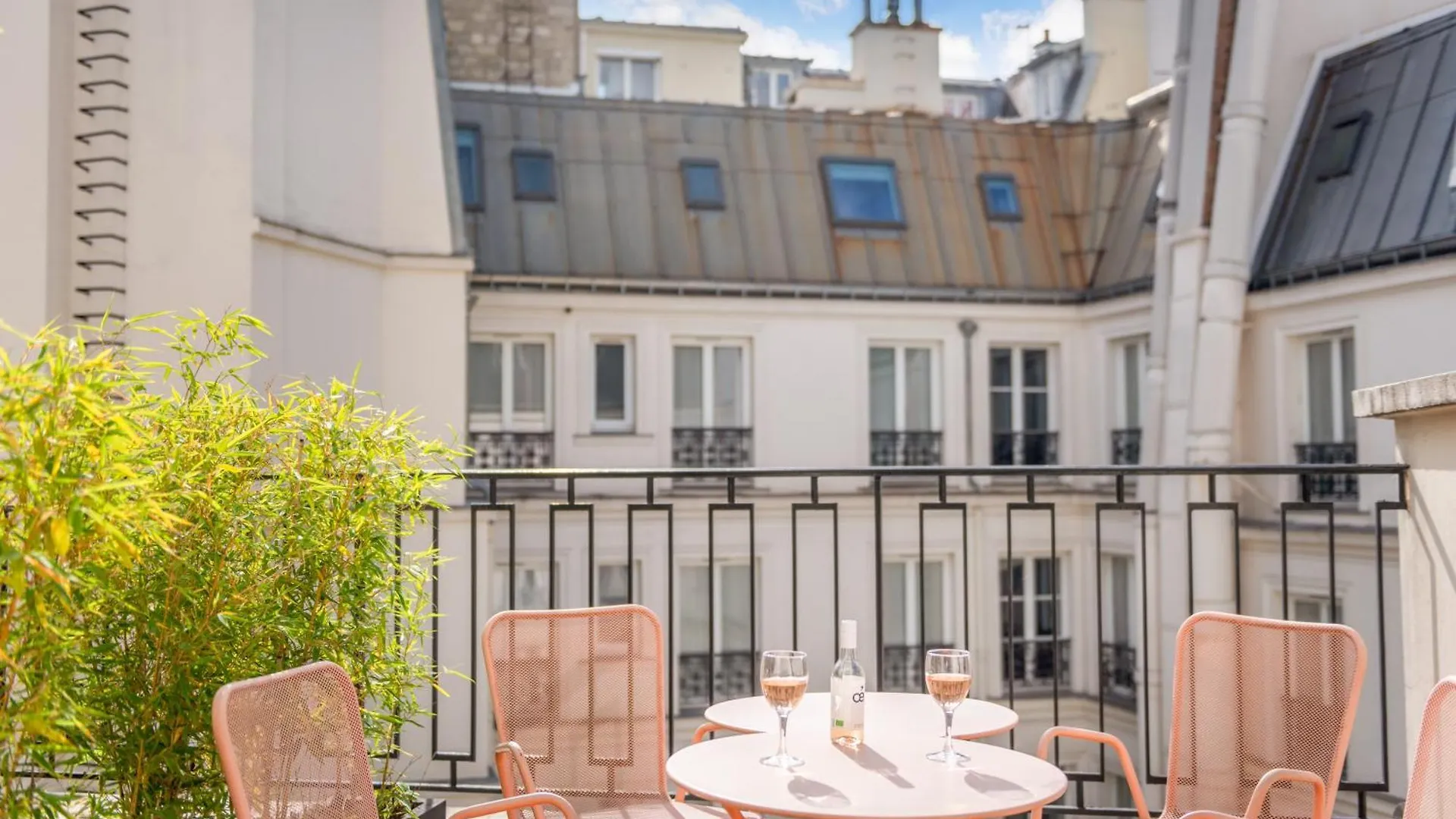 פריז Hotel Helzear Champs-Elysees 4*,  צרפת