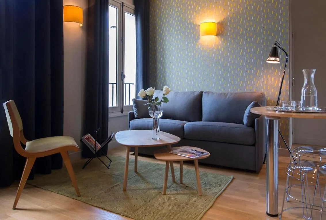 ****  פריז Hotel Helzear Champs-Elysees צרפת