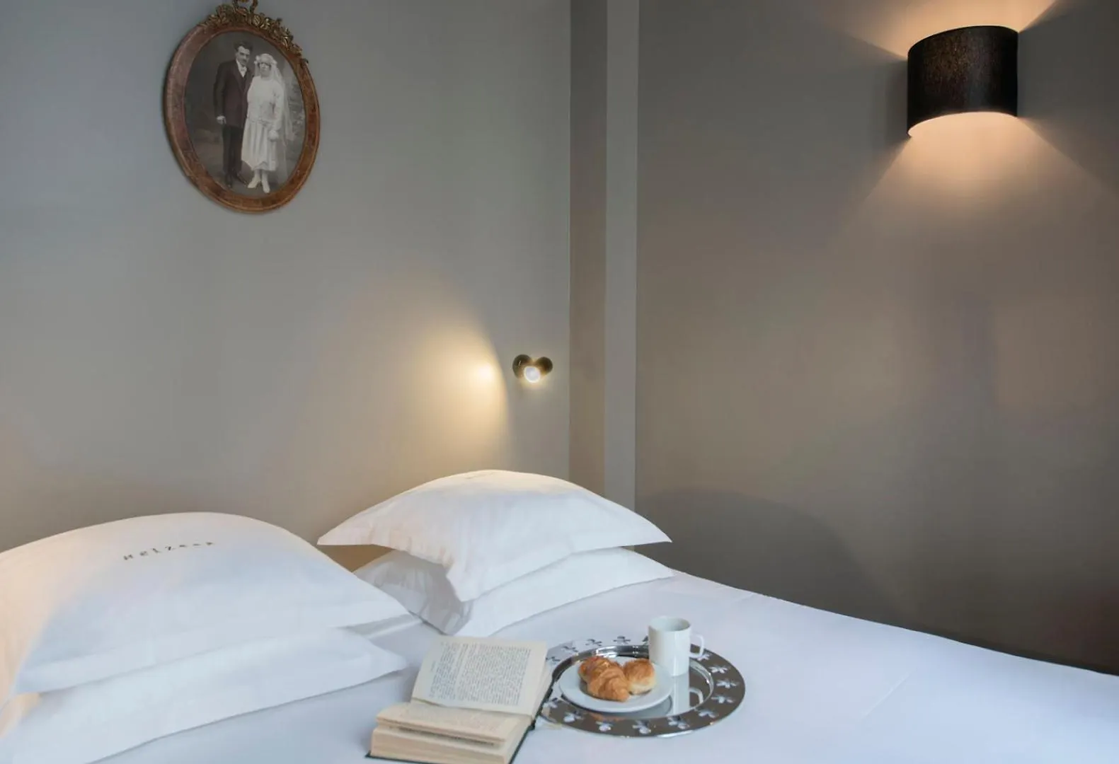 פריז Hotel Helzear Champs-Elysees צרפת